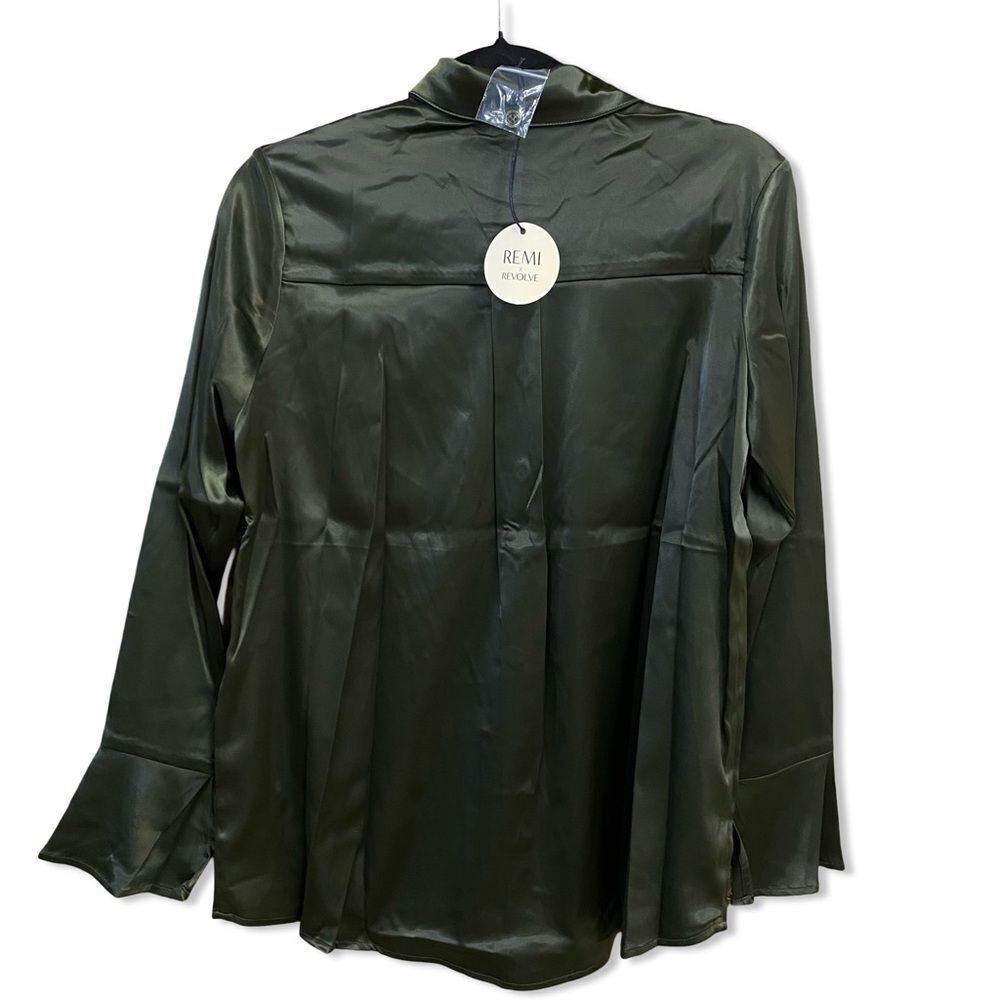 NWT Remi x Revolve Serena button up satin shirt olive green blouse Plus 0X - Picture 5 of 12